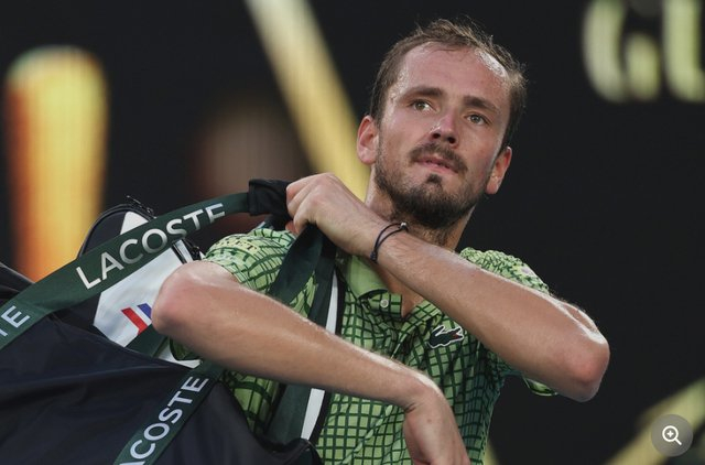 开云入口-41名ATP人员被困迪拜梅总打趣来场闭门赛,周意发文称成战地记者|阿联酋|马卡报|梅德韦杰夫|球员|比赛_新浪体育_新浪新闻